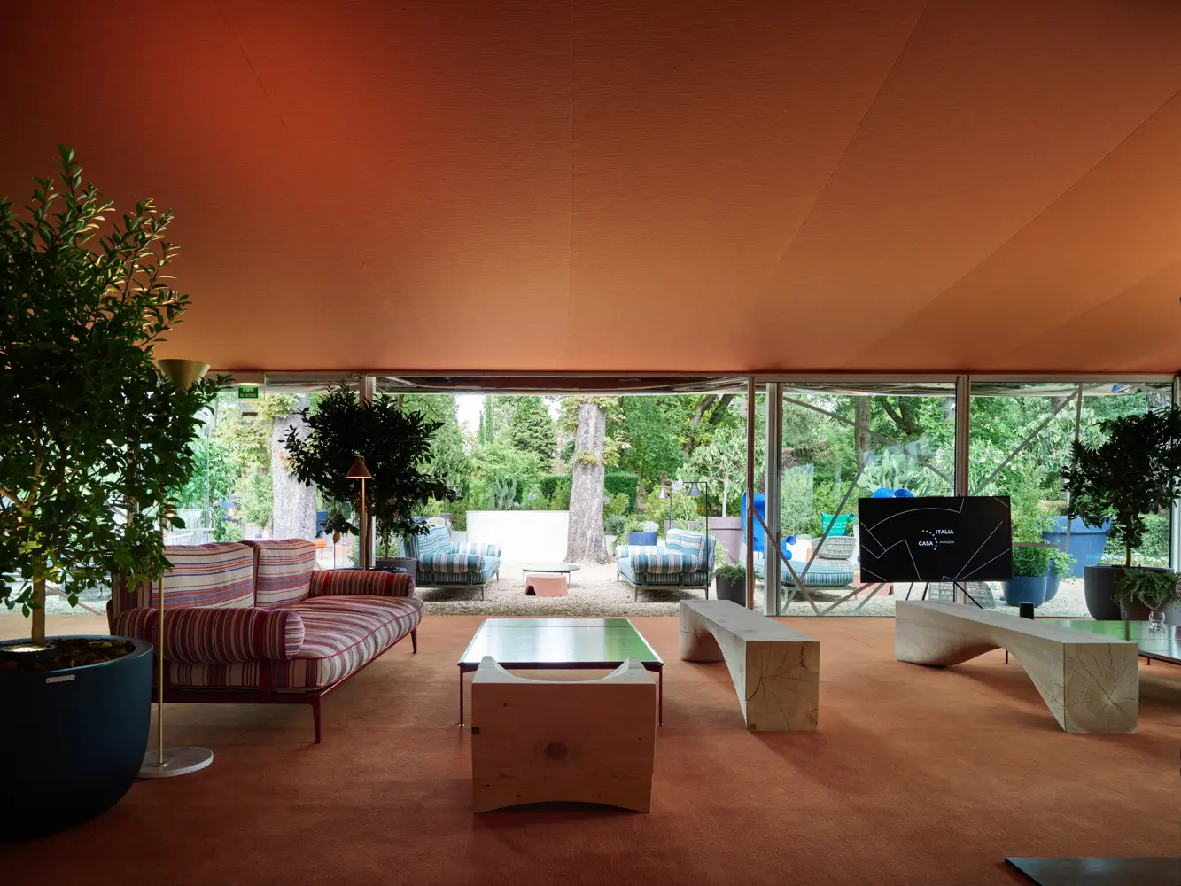  Итальянская Элегантность на Олимпийских Играх: B&B Italia в Casa Italia Paris 2024
